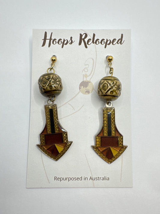 Geometric gold drops