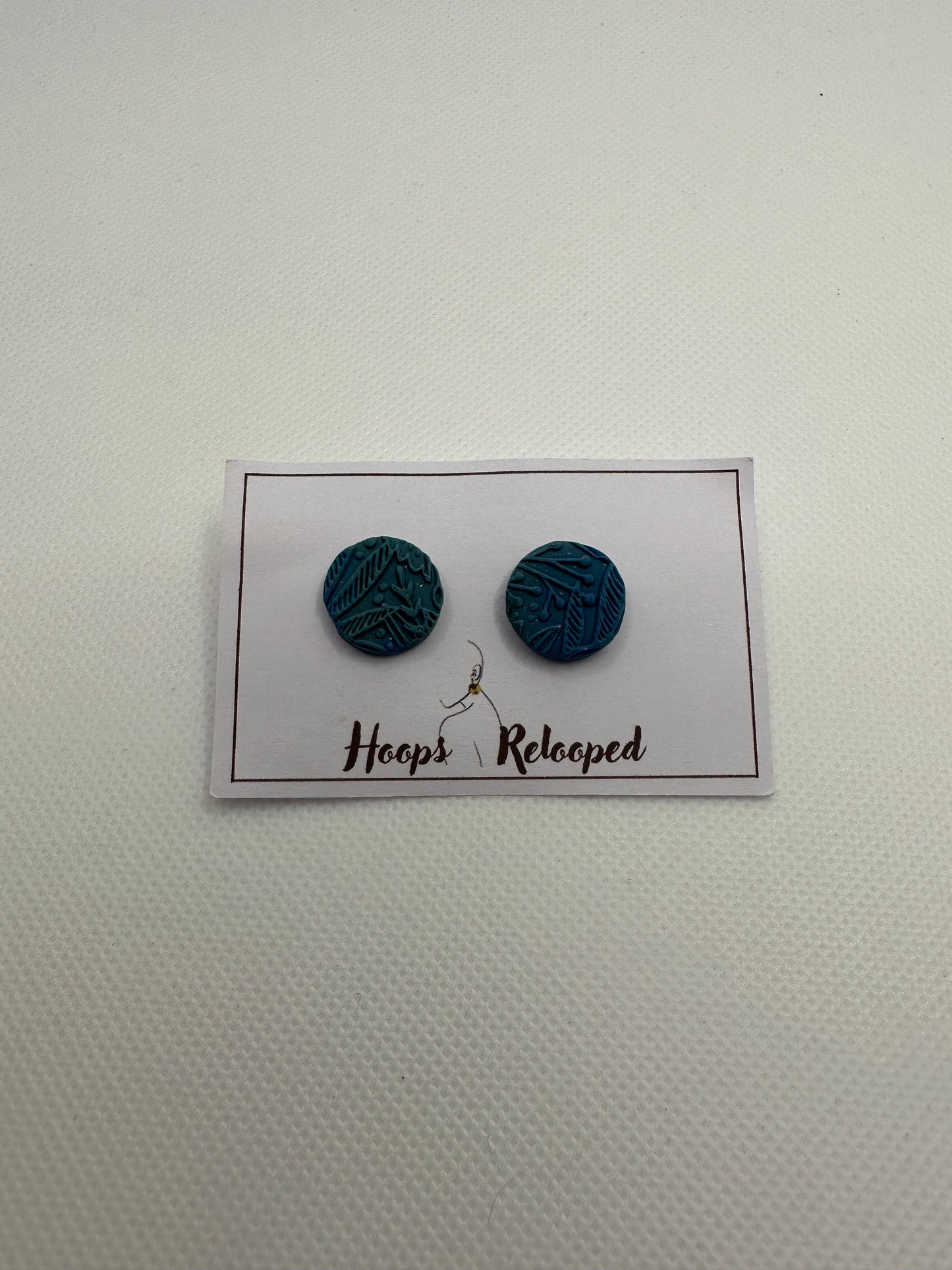 Blue flower circle studs - medium