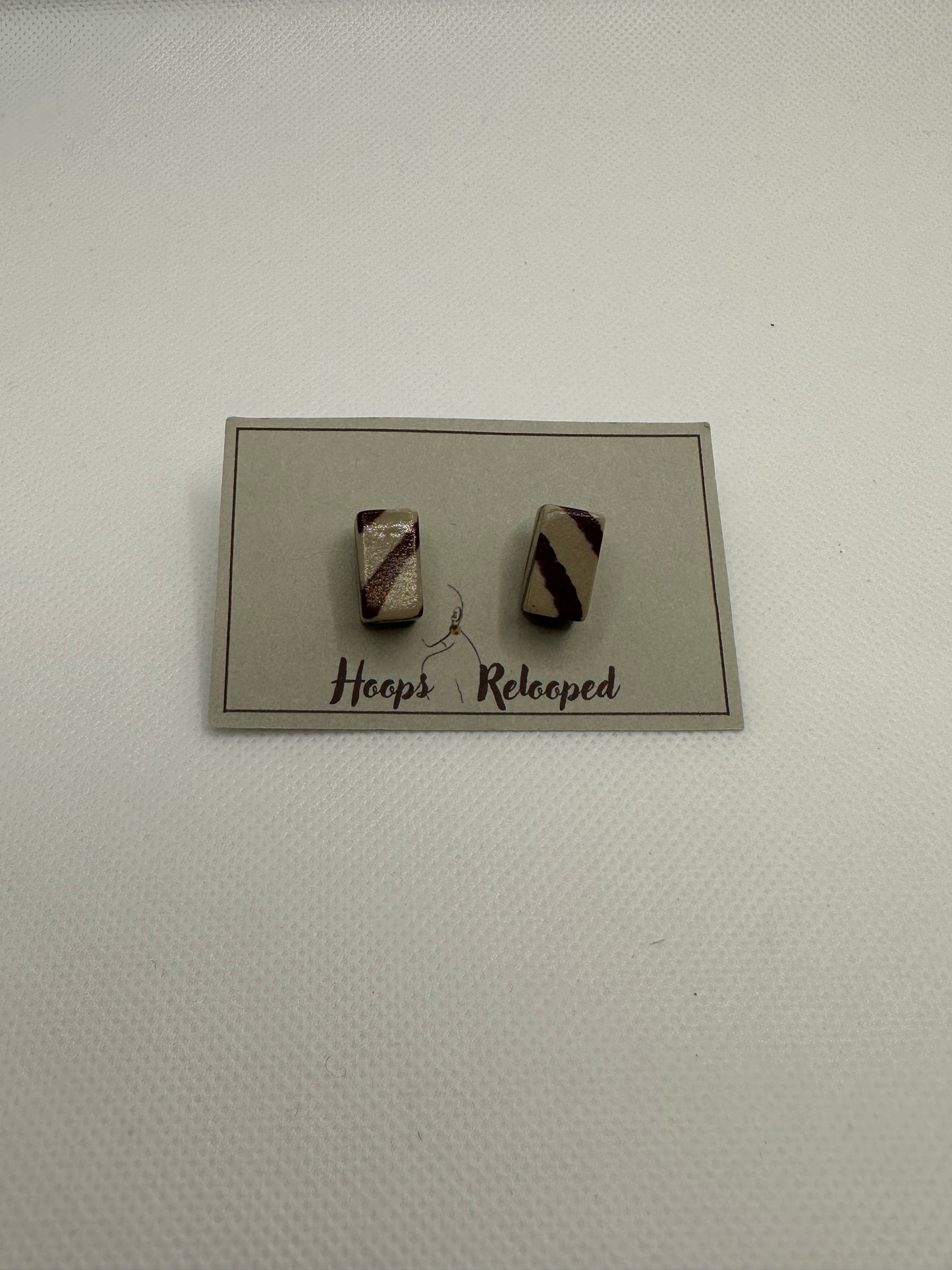 Brown striped bead studs