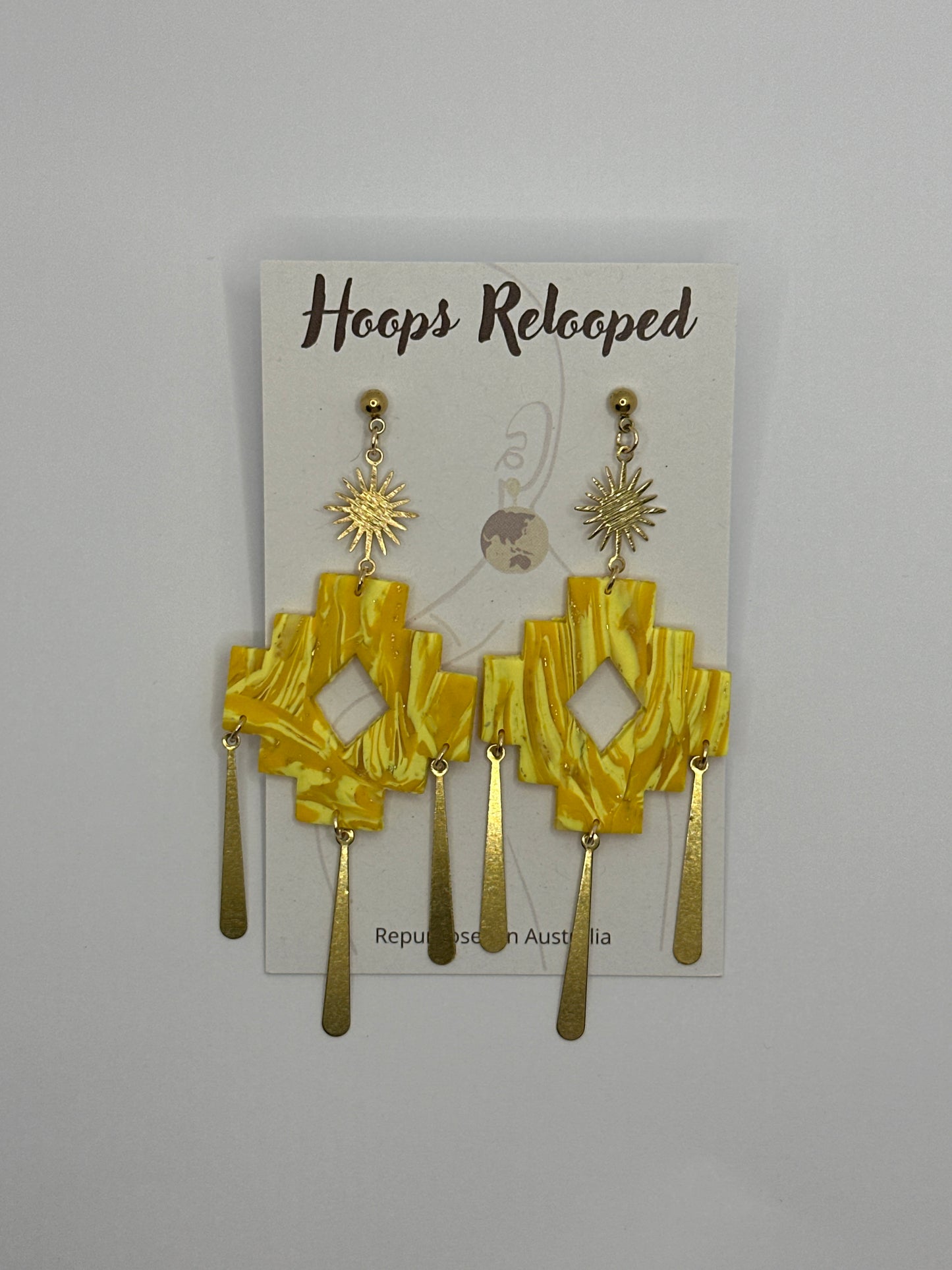 Yellow geometric gold drops