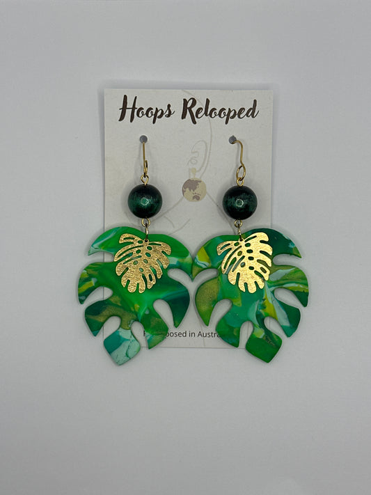 Large green monstera drops