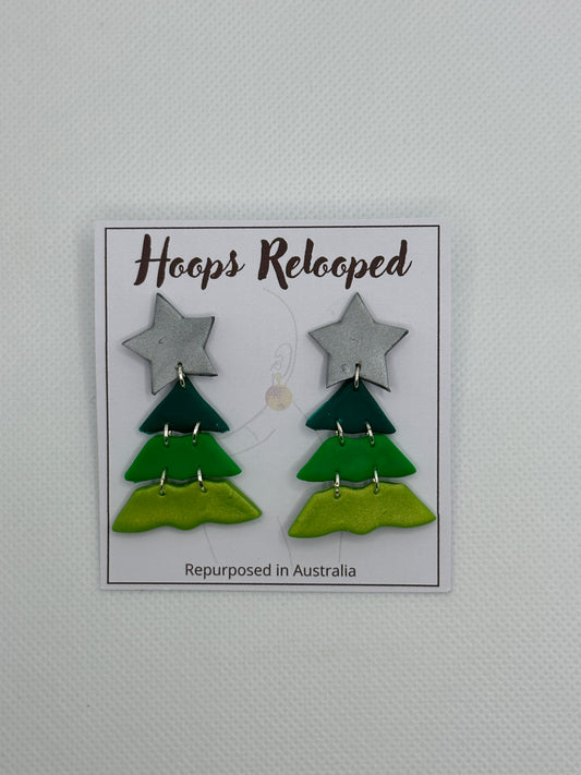 Christmas trees medium - tiered green with silver stars